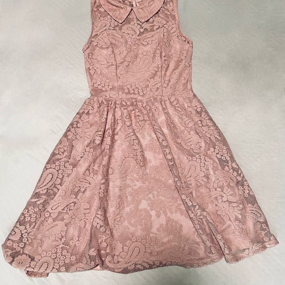 Light Pink Lace Dress XS EUC - Picture 1 of 5